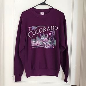 Vintage graphic crewneck sweatshirt Colorado winterwear mountain scene art